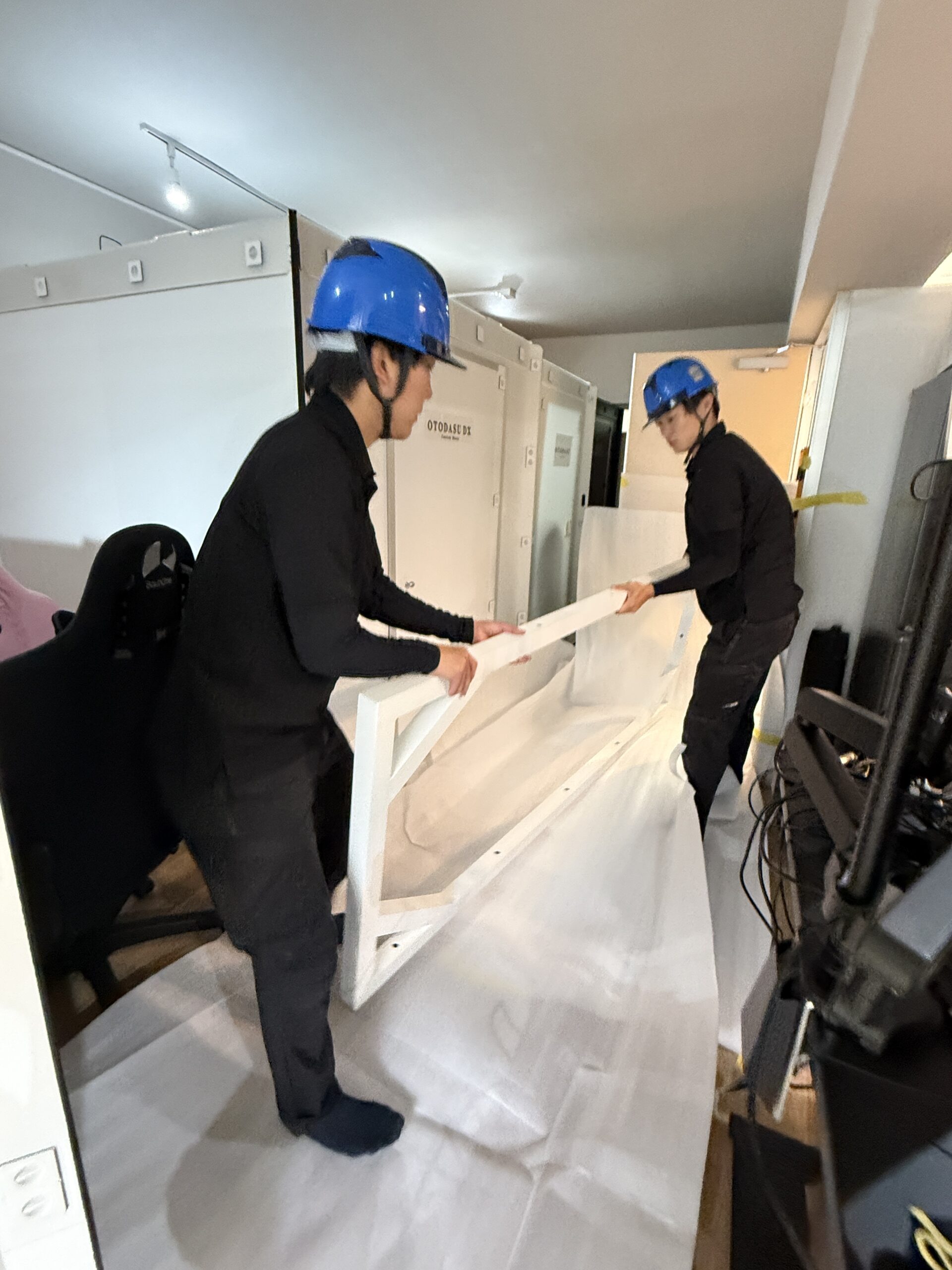 部屋を傷めない室内後付け施工