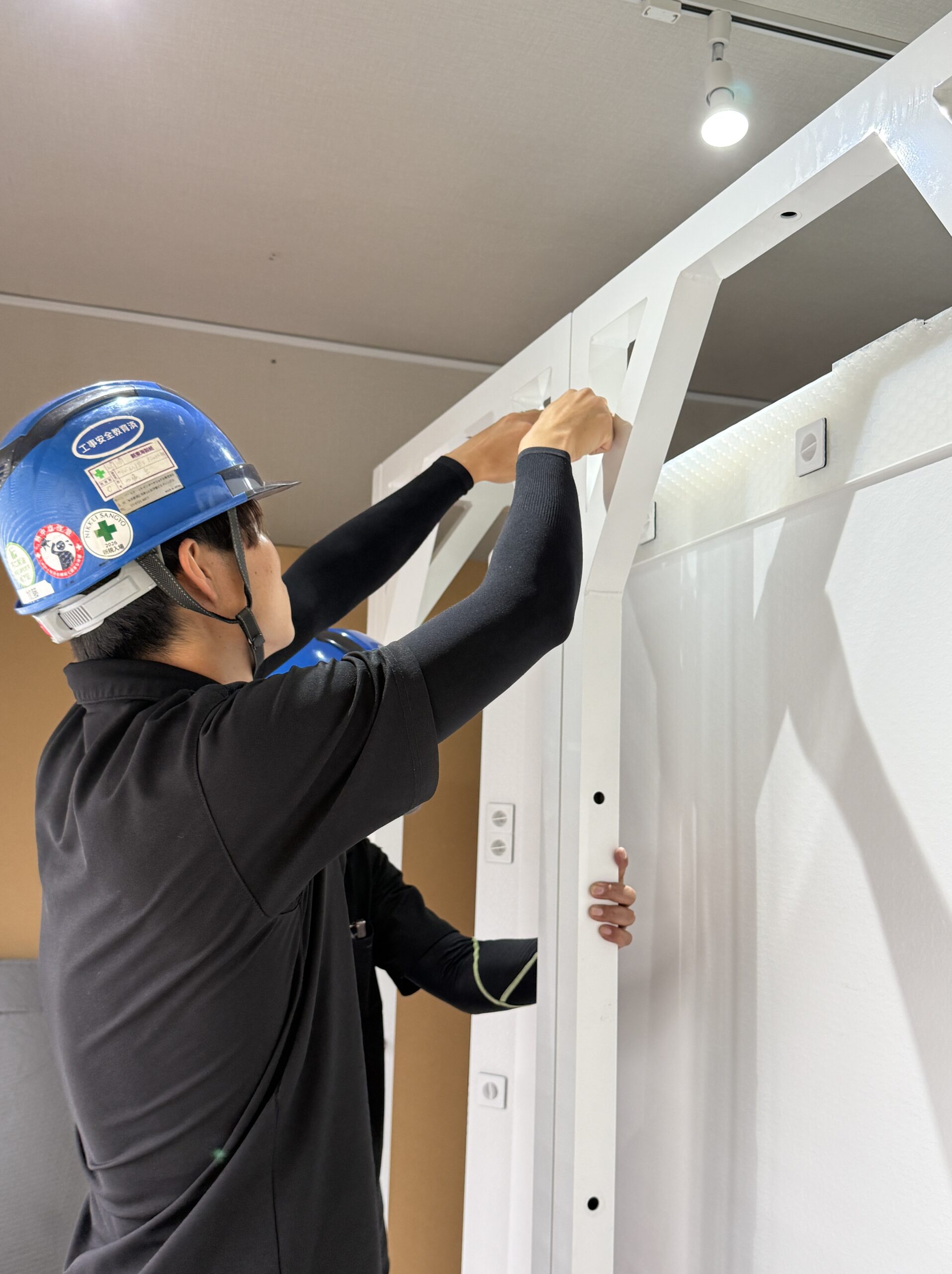 お部屋の中で骨組み構築